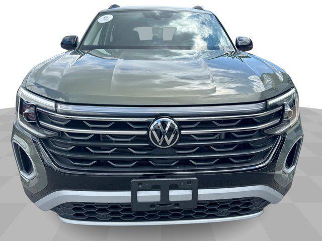 Used cars for sale 2024 Volkswagen Atlas 2.0T SEL, price is 46213, vin 1V2GR2CA9RC590035 in Perrysburg, OH, dealer name is Perrysburg Automall Best Dream car image