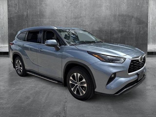 Used cars for sale 2022 Toyota Highlander XLE, price is 34994, vin 5TDGZRAH3NS108792 in Austin, TX, dealer name is AutoNation Toyota South Austin Best Dream car image