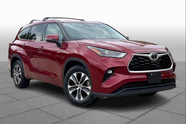 Used cars for sale 2022 Toyota Highlander XLE, price is 36212, vin 5TDGZRBH6NS568981 in Rock Hill, SC, dealer name is Toyota of Rock Hill Best Dream car image