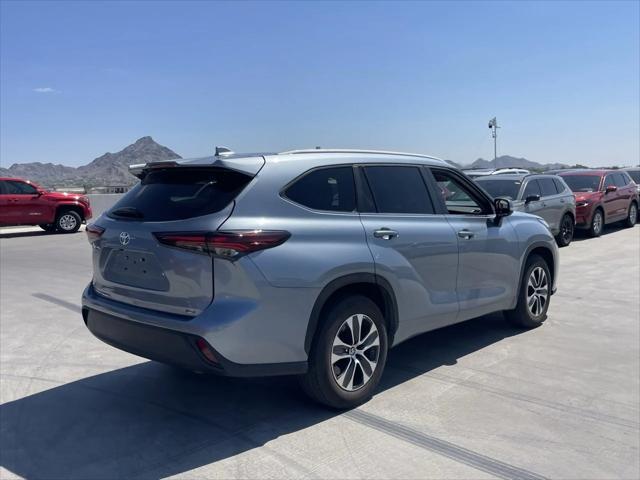 Used cars for sale 2024 Toyota Highlander LE, price is 41240, vin 5TDKDRAH0RS543932 in Phoenix, AZ, dealer name is Camelback Toyota Best Dream car image