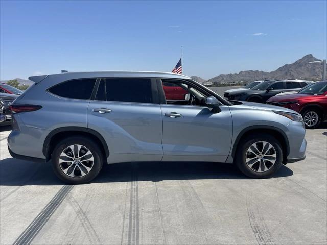 Used cars for sale 2024 Toyota Highlander LE, price is 41240, vin 5TDKDRAH0RS543932 in Phoenix, AZ, dealer name is Camelback Toyota Best Dream car image