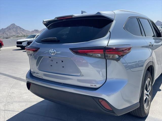 Used cars for sale 2024 Toyota Highlander LE, price is 41240, vin 5TDKDRAH0RS543932 in Phoenix, AZ, dealer name is Camelback Toyota Best Dream car image