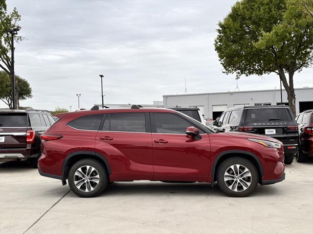 Used cars for sale 2023 Toyota Highlander L, price is 34992, vin 5TDKDRAH3PS011474 in Arlington, TX, dealer name is Classic Chrysler Dodge Jeep Ram Fiat Best Dream car image
