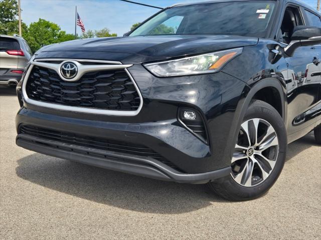 Used cars for sale 2024 Toyota Highlander XLE, price is 43300, vin 5TDKDRBH4RS542474 in Elmhurst, IL, dealer name is Al Piemonte Buick GMC Best Dream car image