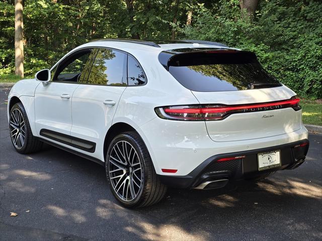 Used cars for sale 2022 Porsche Macan Base, price is 42495, vin WP1AA2A50NLB05990 in Silver Spring, MD, dealer name is Universal Auto Group Best Dream car image