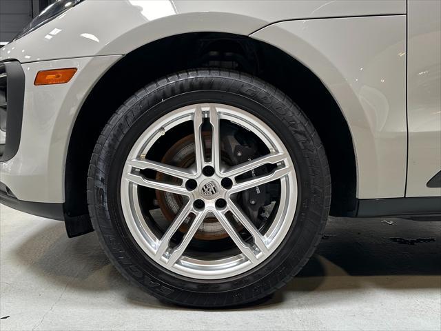 Used cars for sale 2022 Porsche Macan Base, price is 44990, vin WP1AA2A58NLB03808 in Warren, MI, dealer name is Empire Auto Collection Best Dream car image
